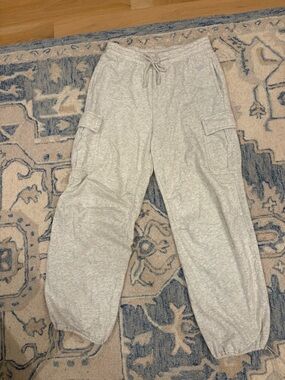 Hollister Light Gray Ultra High-Rise Cargo Sweatpants